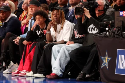 Weezy failed to reach his courtside seats at Crypto.com Arena.